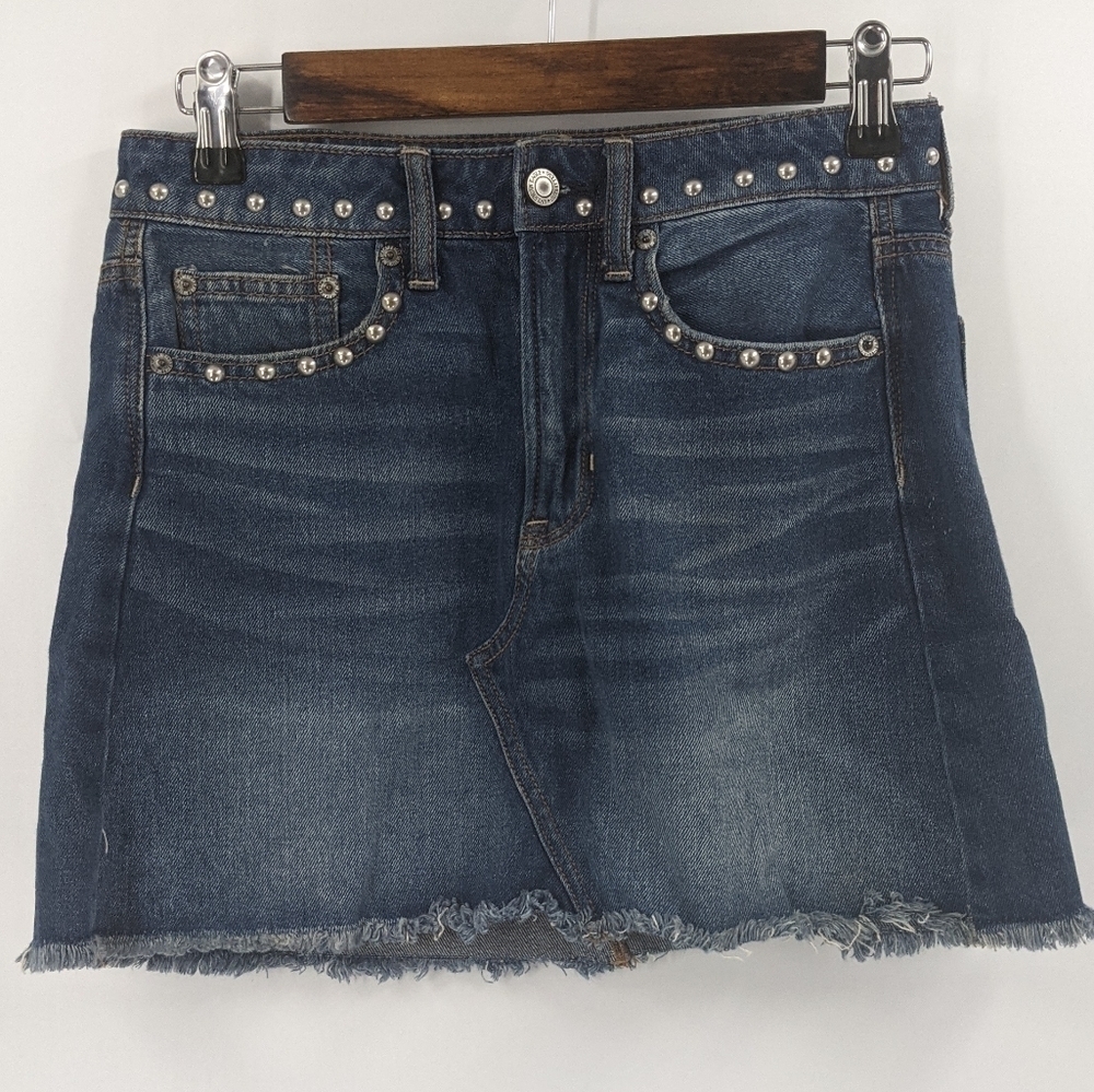 AMERICAN EAGLE Hi-Rise Festival Mini Denim Skirt